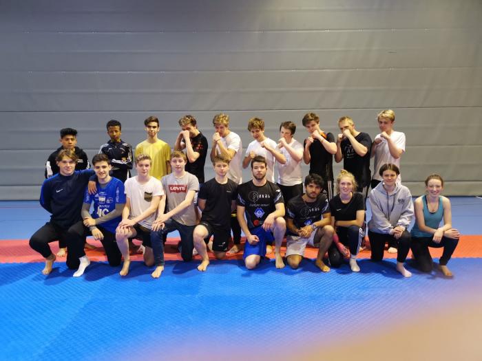 I was invited to a school to teach self defence for the students. This is the first group I taught