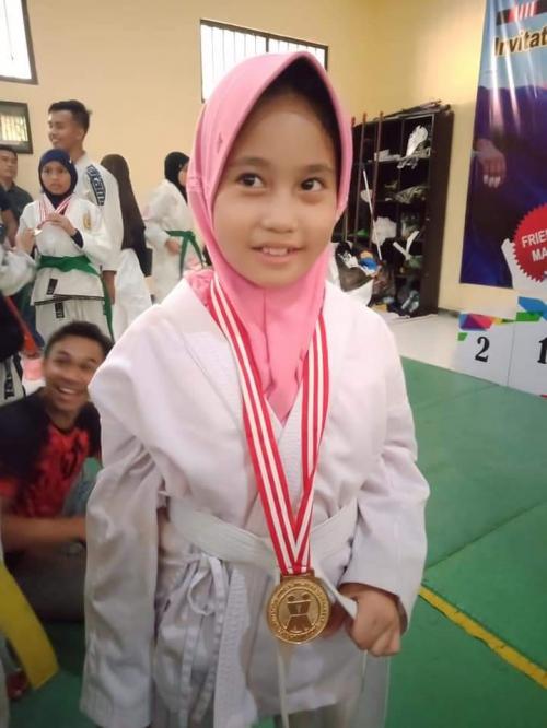 Afinadhiya Maulidah Qotrun Nada