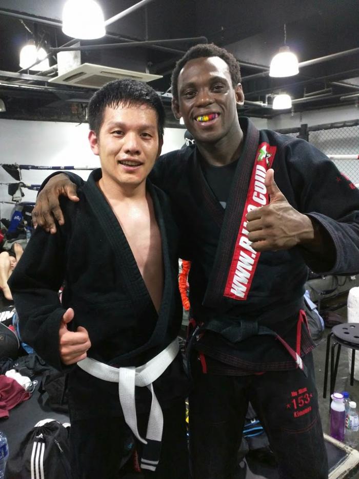 Training at Impact MMA Singapore 2015 with Alexsandro DOS SANTOS MACHADO (“LEKE”)