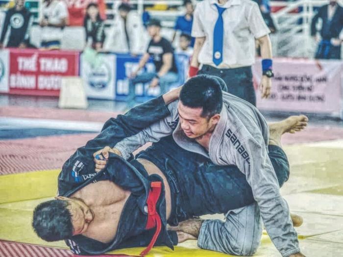 My first match in BJJ.. I lose by Toehold!