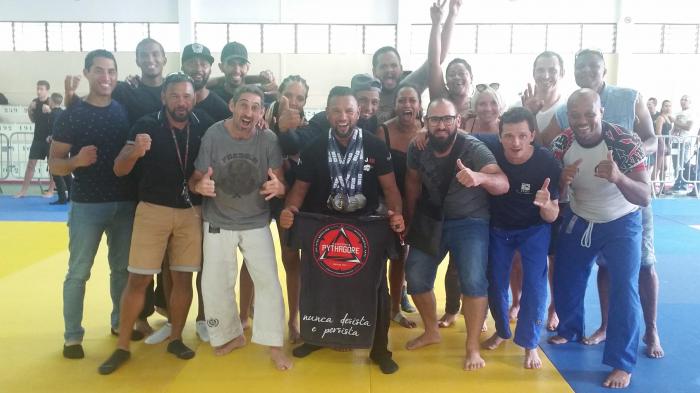 CHAMPIONNAT DE LA REUNION CFJJB FFST AVEC MES ELEVES Oss