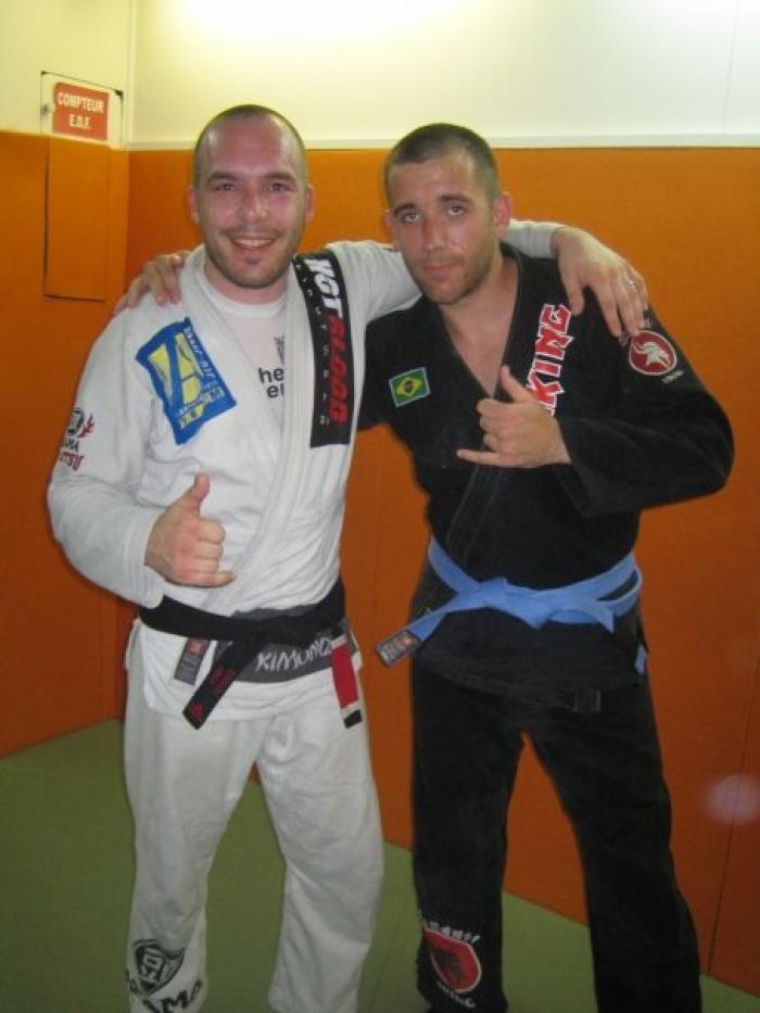 Alliance Daumesnil (Paris) / 2008 / Blue belt by Hugo Février