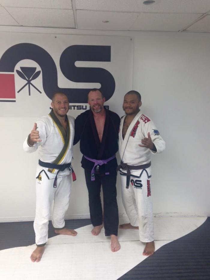 Training at Mike Fowlers gym in Oahu North Shore 2015