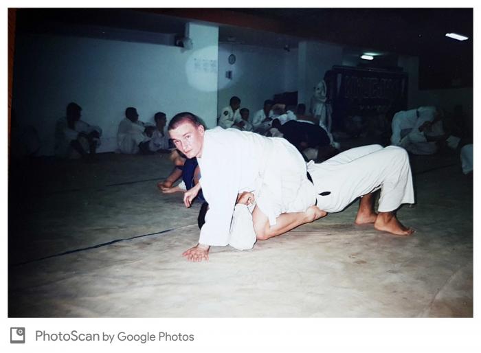 Rolling at Gracie Barra - July 1998