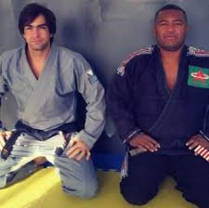 Beto (Roberto Ferreira) > Arlans Siqueira