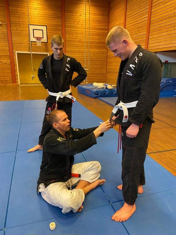 First stripes on belt