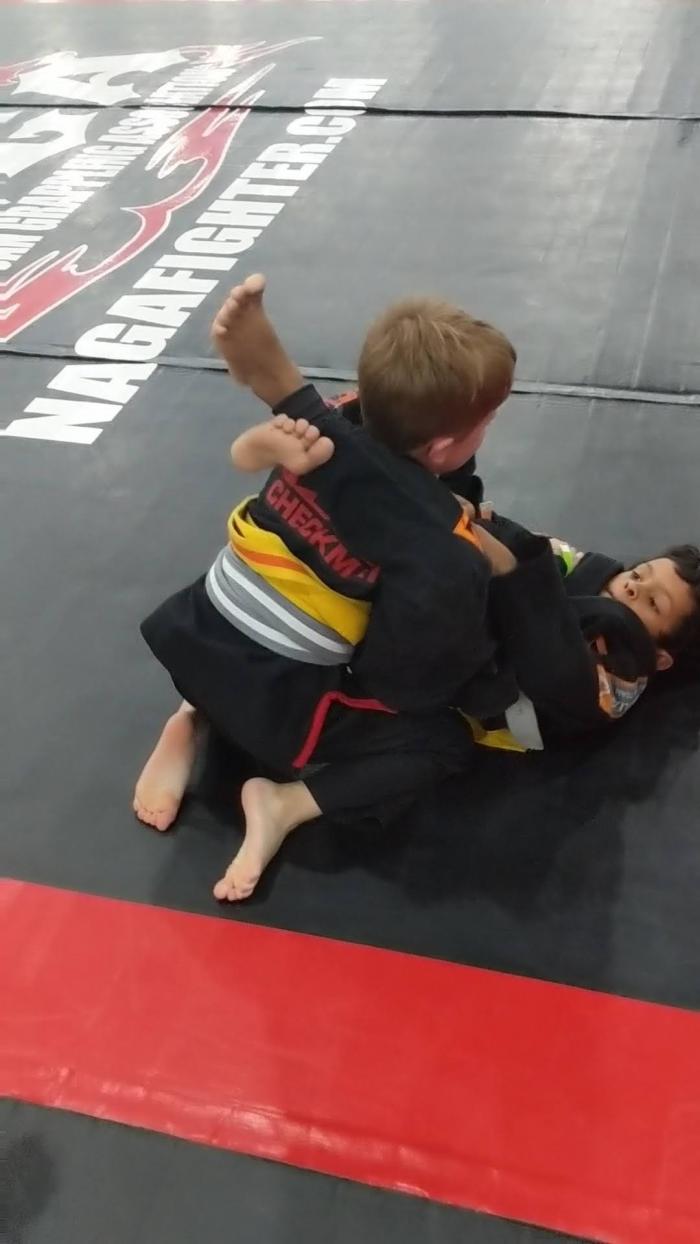Attempted Triangle choke.
