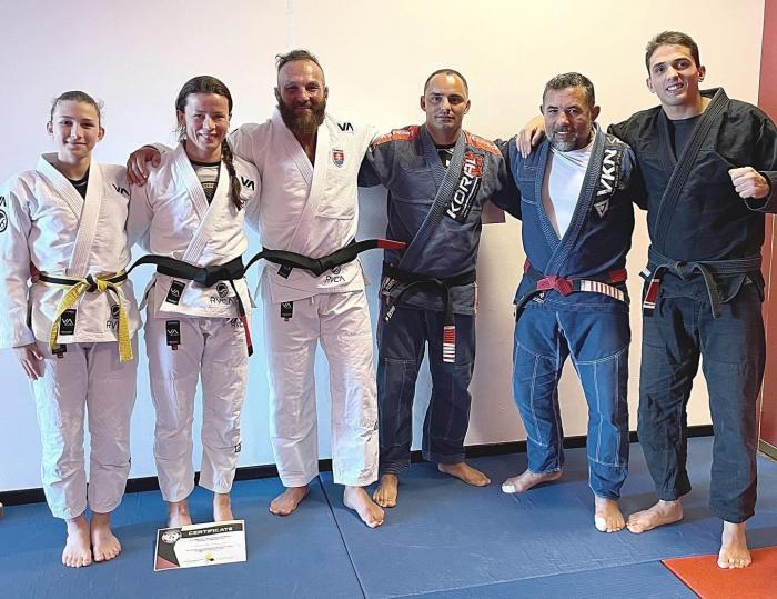 Clube de Jiu-Jitsu Pitbull - Master Adilson Jorge de Lima “Bitta” Coral belt 7th degree, Professor Walmaro Medeiro de Sá Black belt 4th degree, Mozart Van Erven, husband Martin and daughter Natalka