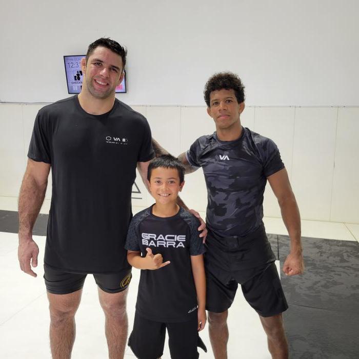 Marcus Buchecha Almeida, Adriano Moraes