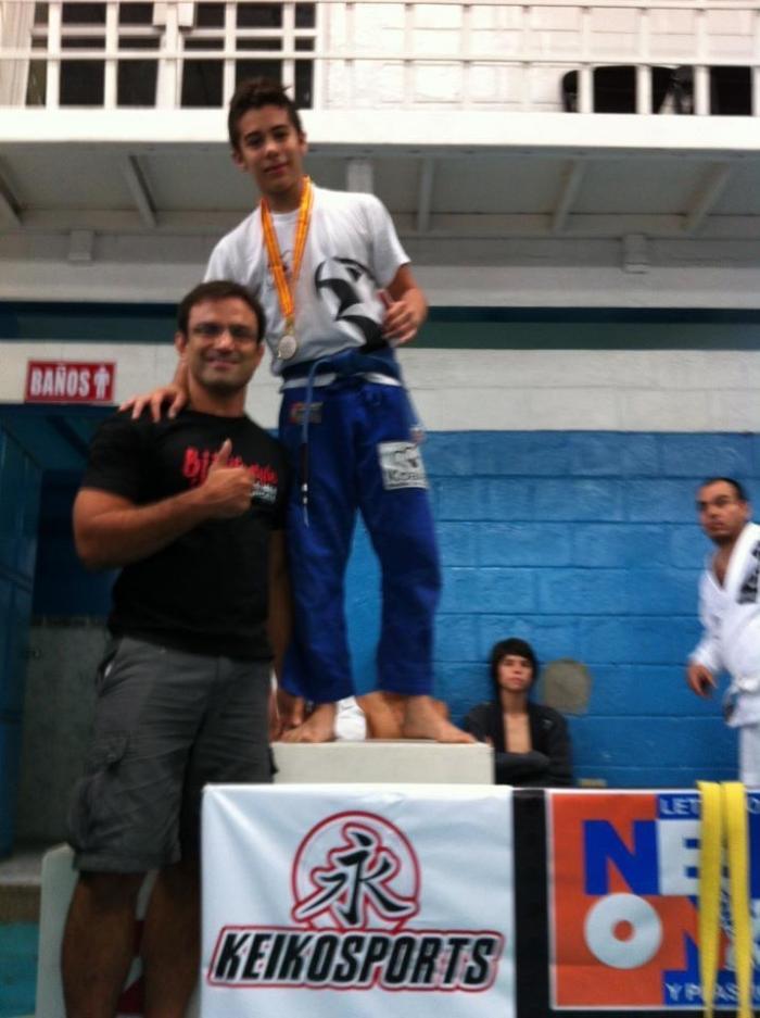 Blue belt · November 13, 2011 · Promoted by Fernando Di Pierro