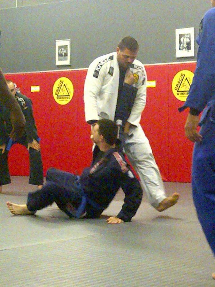 Training wit Rodrigo Munduruca at Gracie Humaita Winnipeg while travelling in July 2013