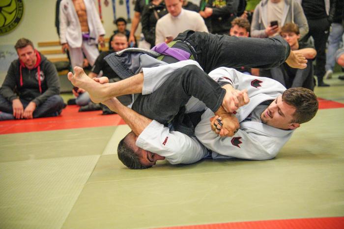 Superfight Armbar Finish