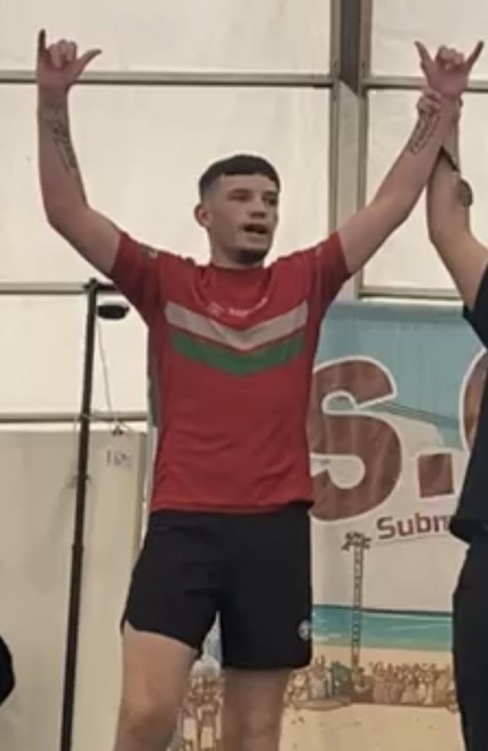 Subs On The Sand - Win via Triangle Choke