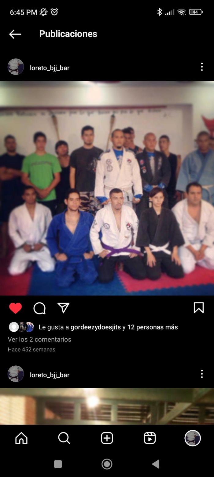 Con mi grupo de alumnos siendo morado