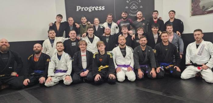 Seminar taught at Stealth BJJ Cheshire for Alex Cannon on the Shoulder crunch!