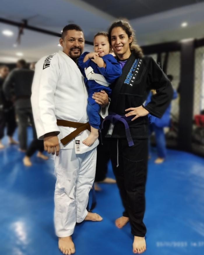 FAMILIA