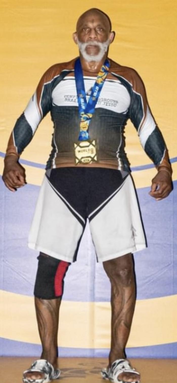IBJJF (2022) No Gi (Division 7) Heavyweight Champion
