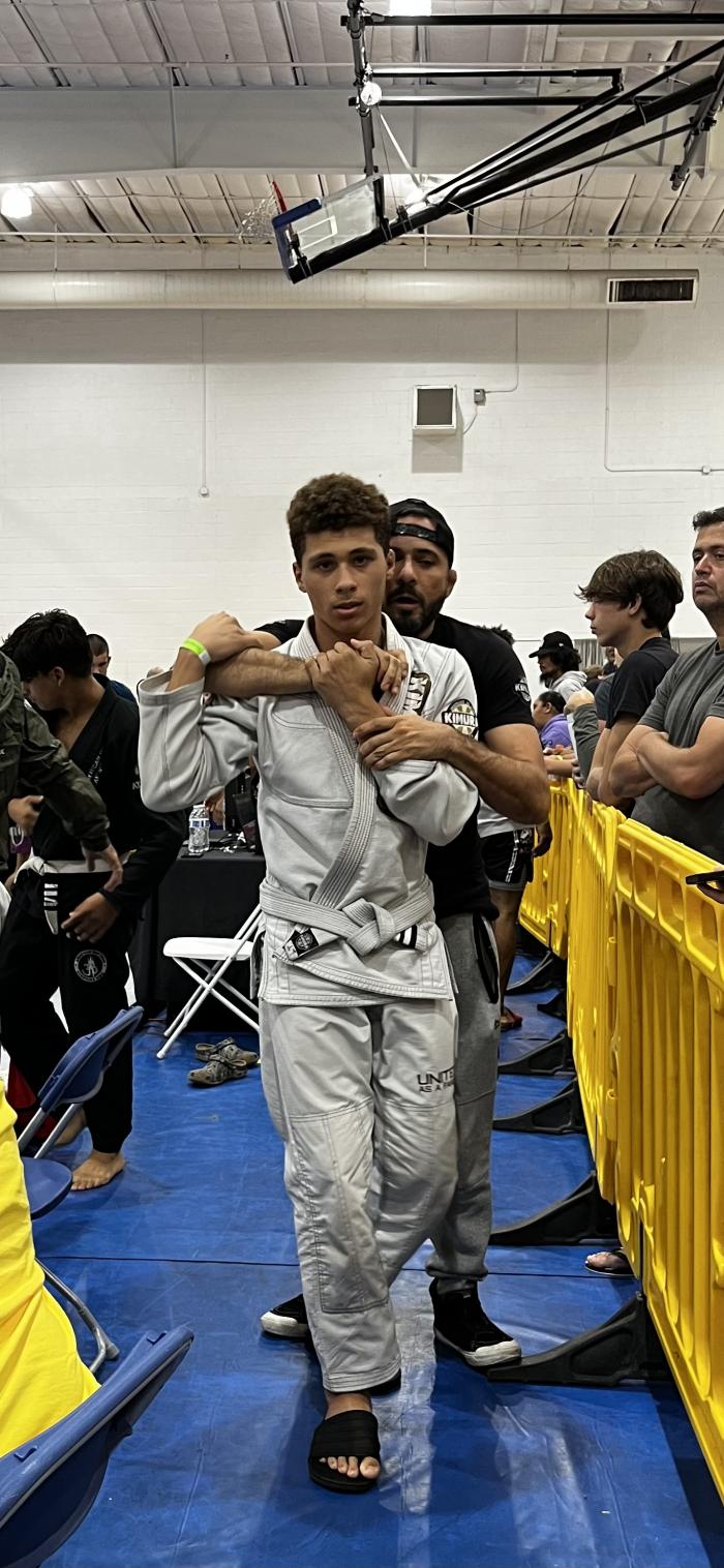 Getting last minute advices before my fight