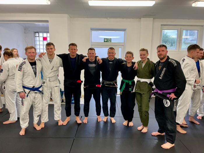 Seminar on 17.12.23 in Bochum at Metagame JiuJitsu with Oliver Geddes. Oliver did a really good seminar, easy to follow instructions and very friendly, always engaging and helping out the participants