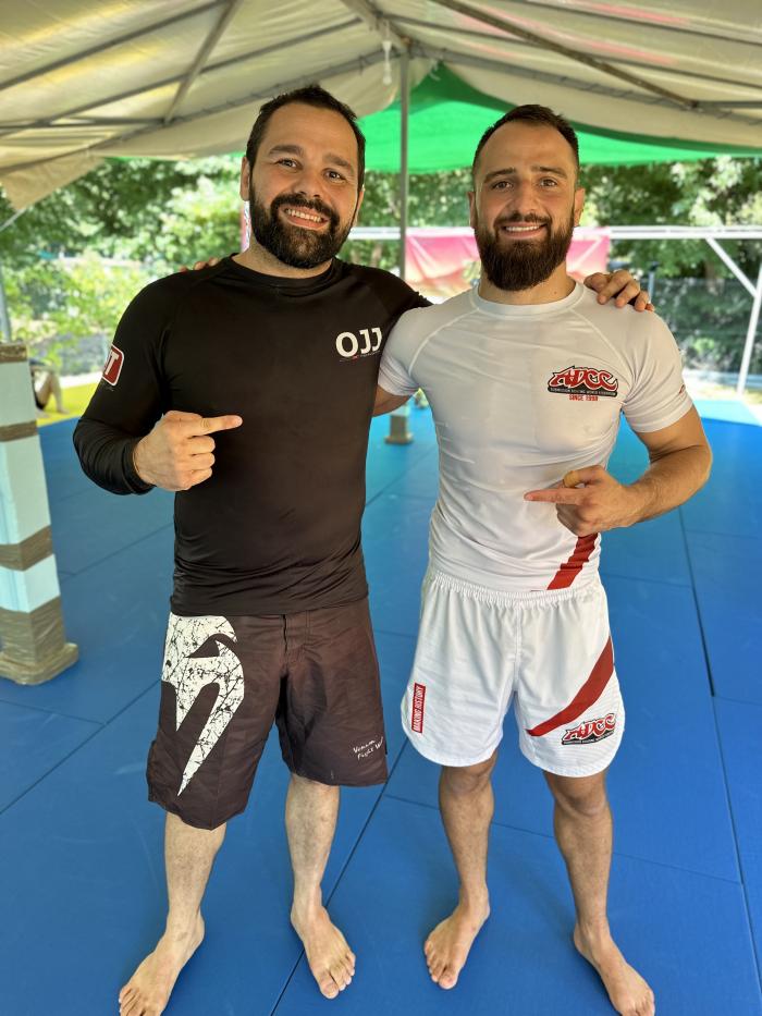 Learning a feel footlocks from this guy Azigarami