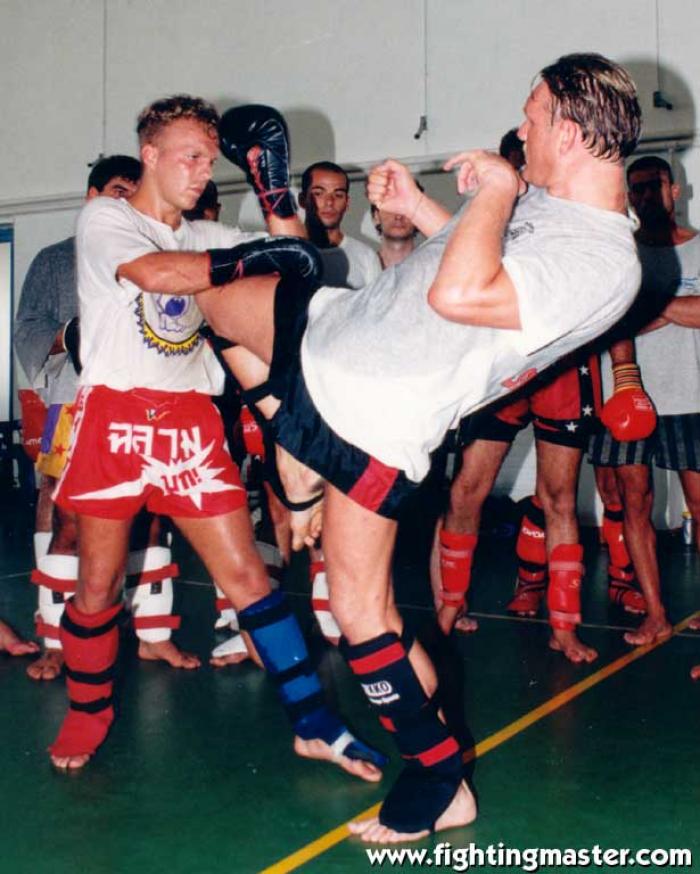 SEMINAR MUAI THAI WITH  THE LEGEND  RAMON DEKKER