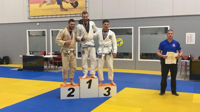 Closed competition for military and police