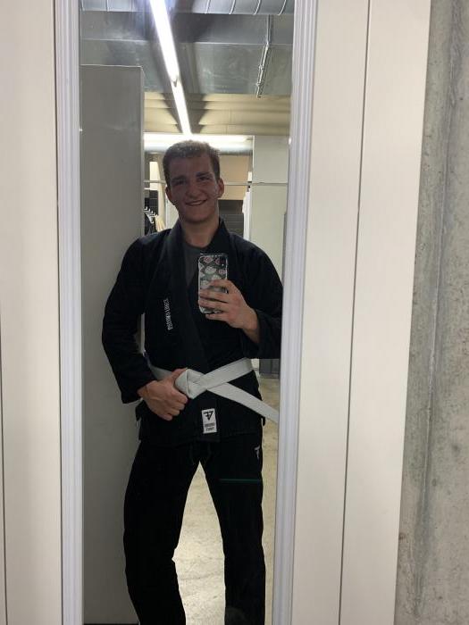 Learned how to tie my belt properly 😂😂
