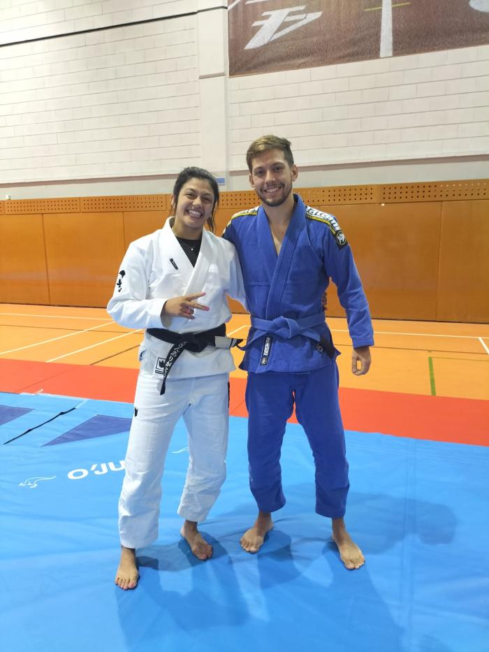 Photo with the great Bianca Basilio during the seminar she gave in 2023 at the Centro de Alto Rendimiento Deportivo de Granada (Spain).