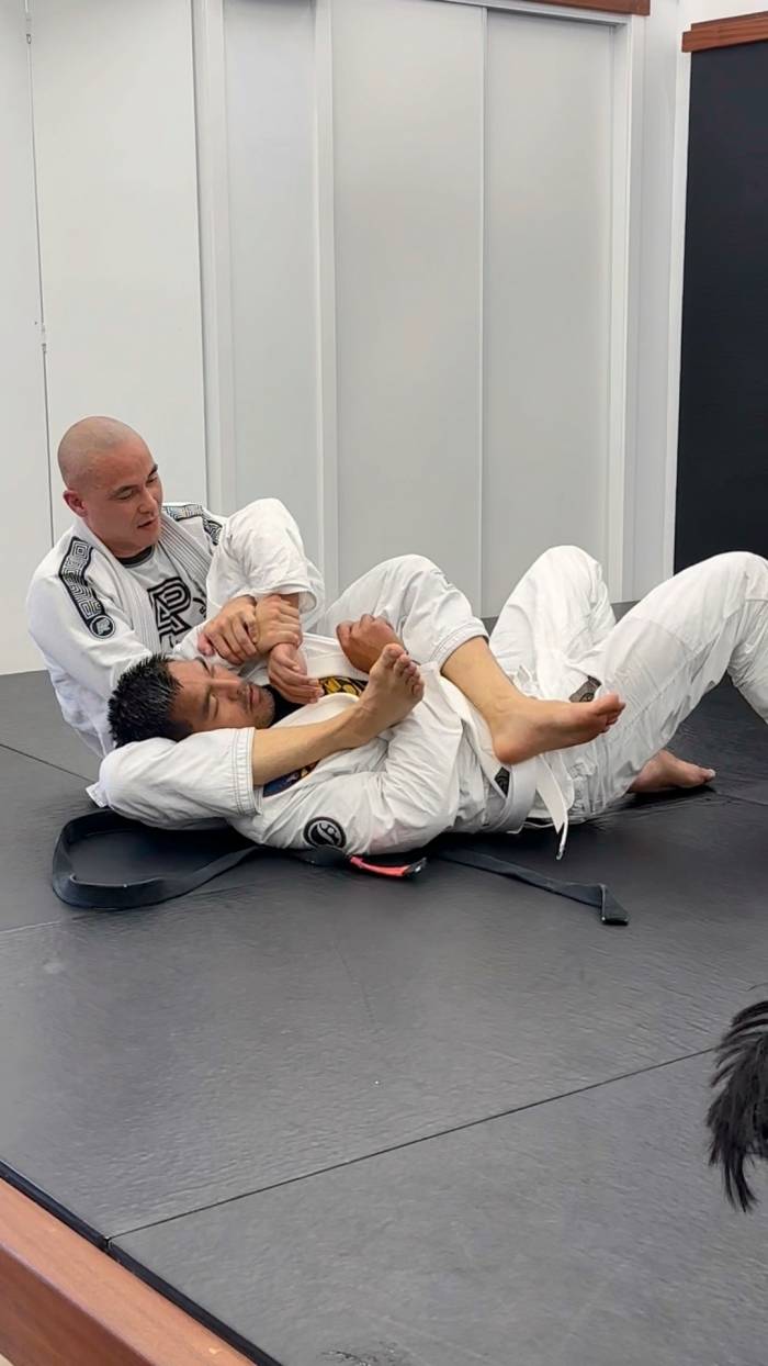 Dropped into Käncept Academy in Hawaii for some rolls with Professor Chris Gutierrez of Conde Koma Jiu Jitsu.