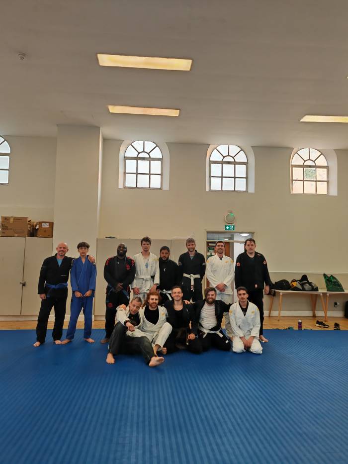 End of class photo at E17 BJJ