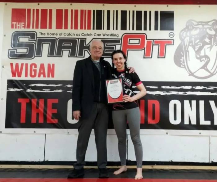 Picture with Roy Wood after competing the Level 1 catch wrestling course at Snakepit Wigan