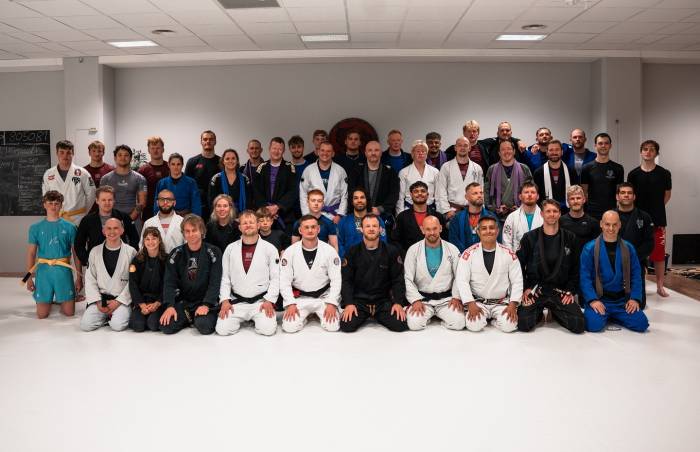 Summer graduation group photo at Wulfing Academy, 2025