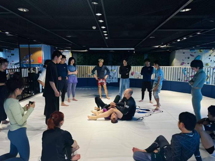Teaching (armbar escapes) in Dali, April 2025