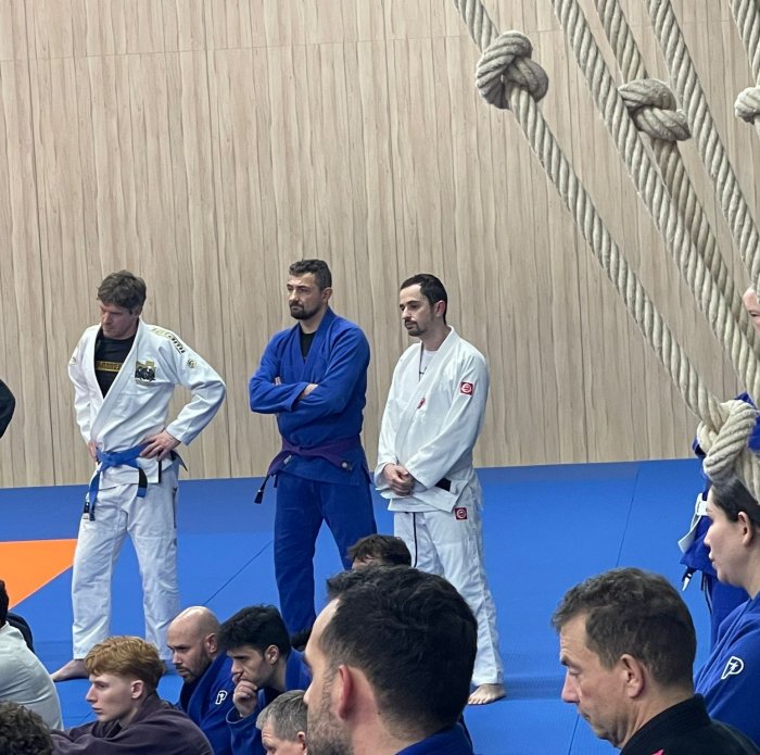 Everyone focused while Mauro and Robert share their knowledge at Kaizen BJJ Academy