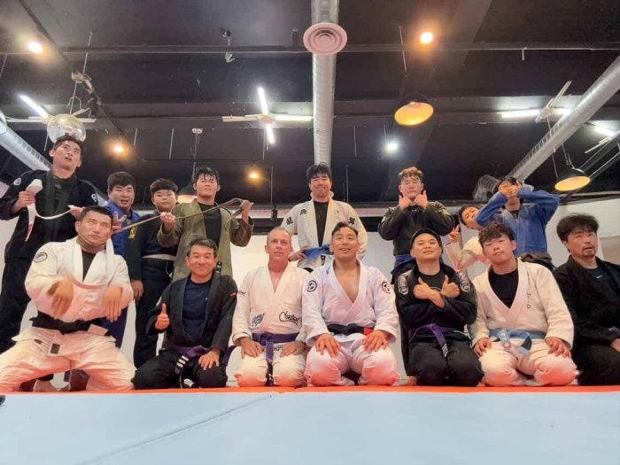 Drop in at Jiujitsu land in Seoul.