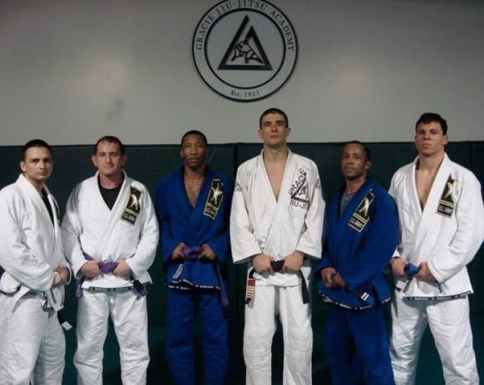 Army Competition Team At The Gracie HQ With Rener
