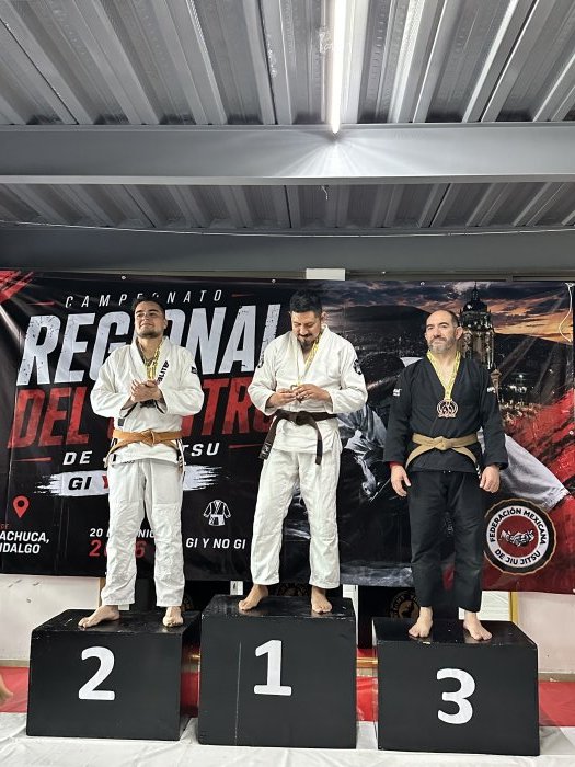 🥇