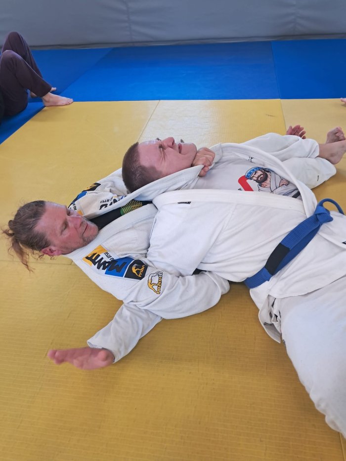 Teaching the crucifix | Brown belt promotion day | 25.8.2026