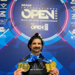 Mo